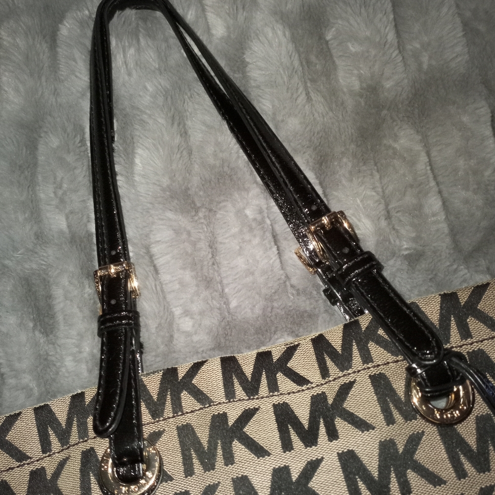 Michael Kors Beige Monogram MK Logo Tote Bag - Picture 3 of 13